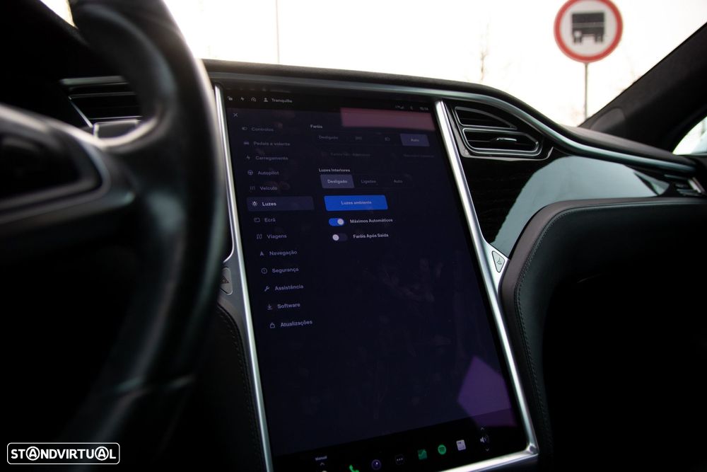 Tesla Model S 90D AWD - 52