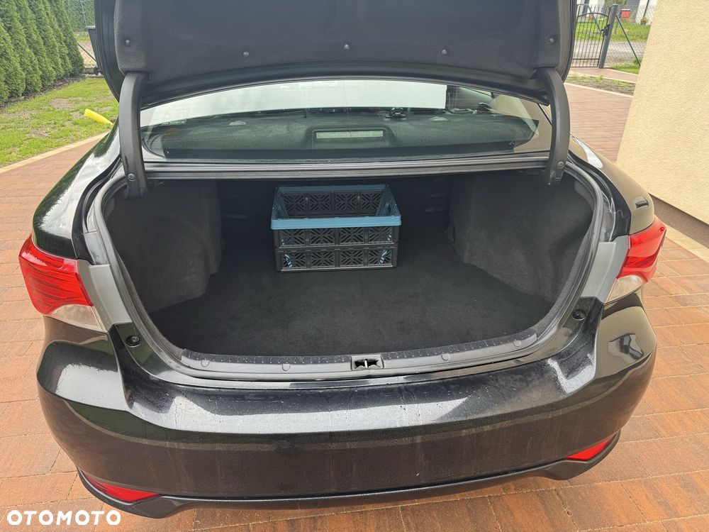 Toyota Avensis - 6