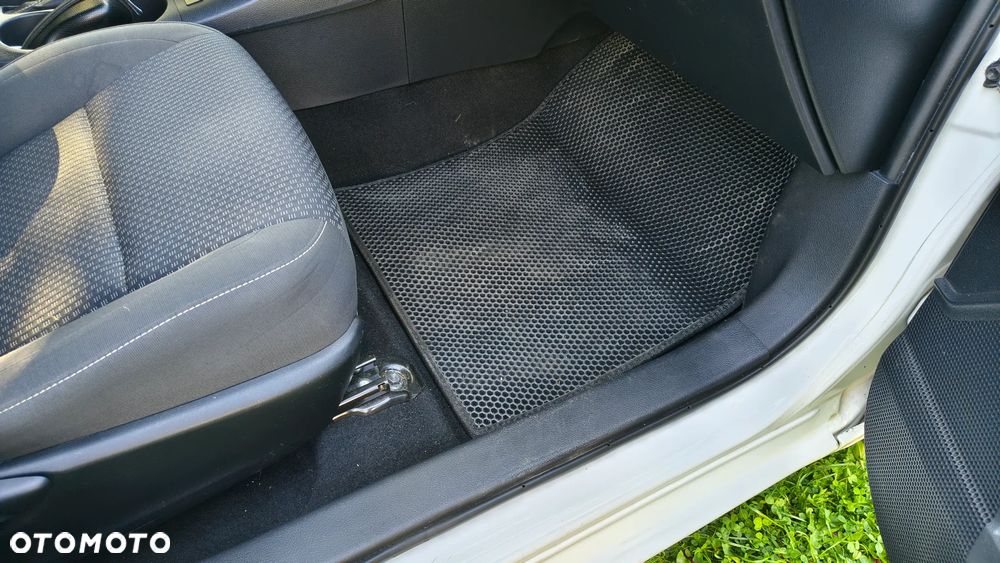 Toyota Corolla 1.4 D-4D Comfort - 21