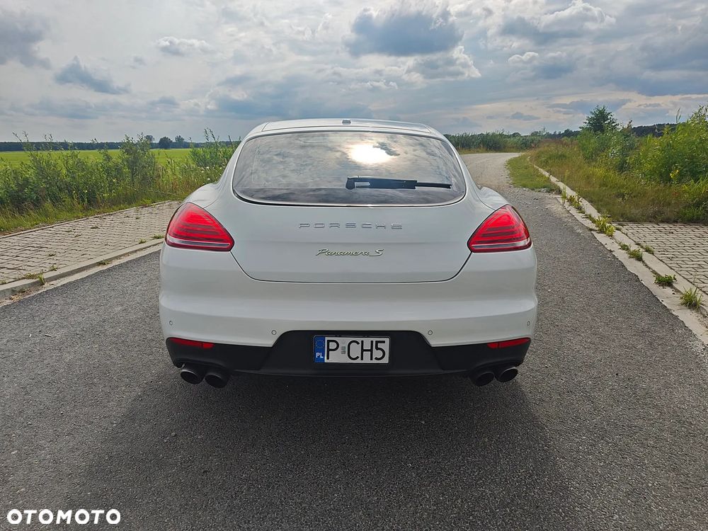 Porsche Panamera - 16