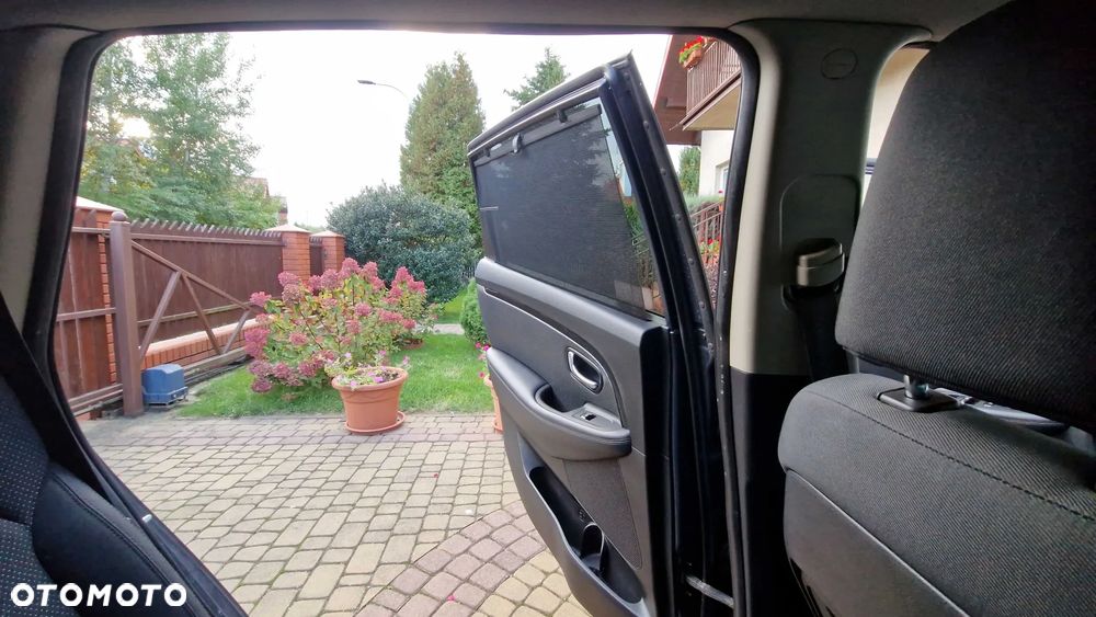 Kia Carens 1.7 CRDi Business Line - 17