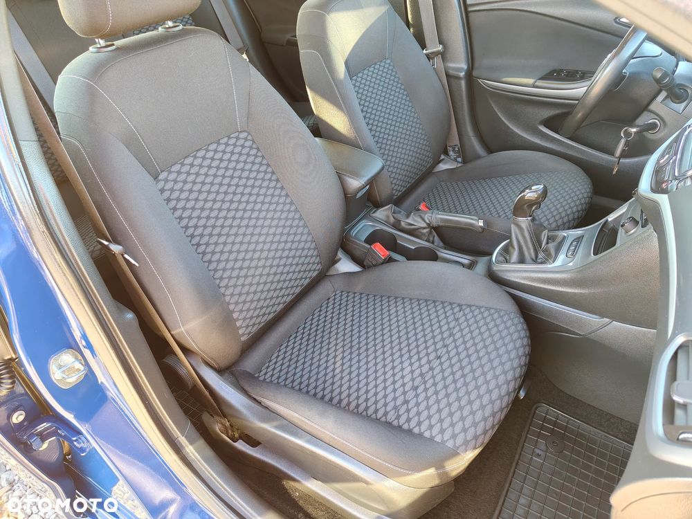 Opel Astra 1.0 T Essentia S&S - 28