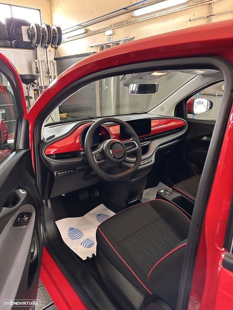 Fiat 500e 23,8kWh Red - 8
