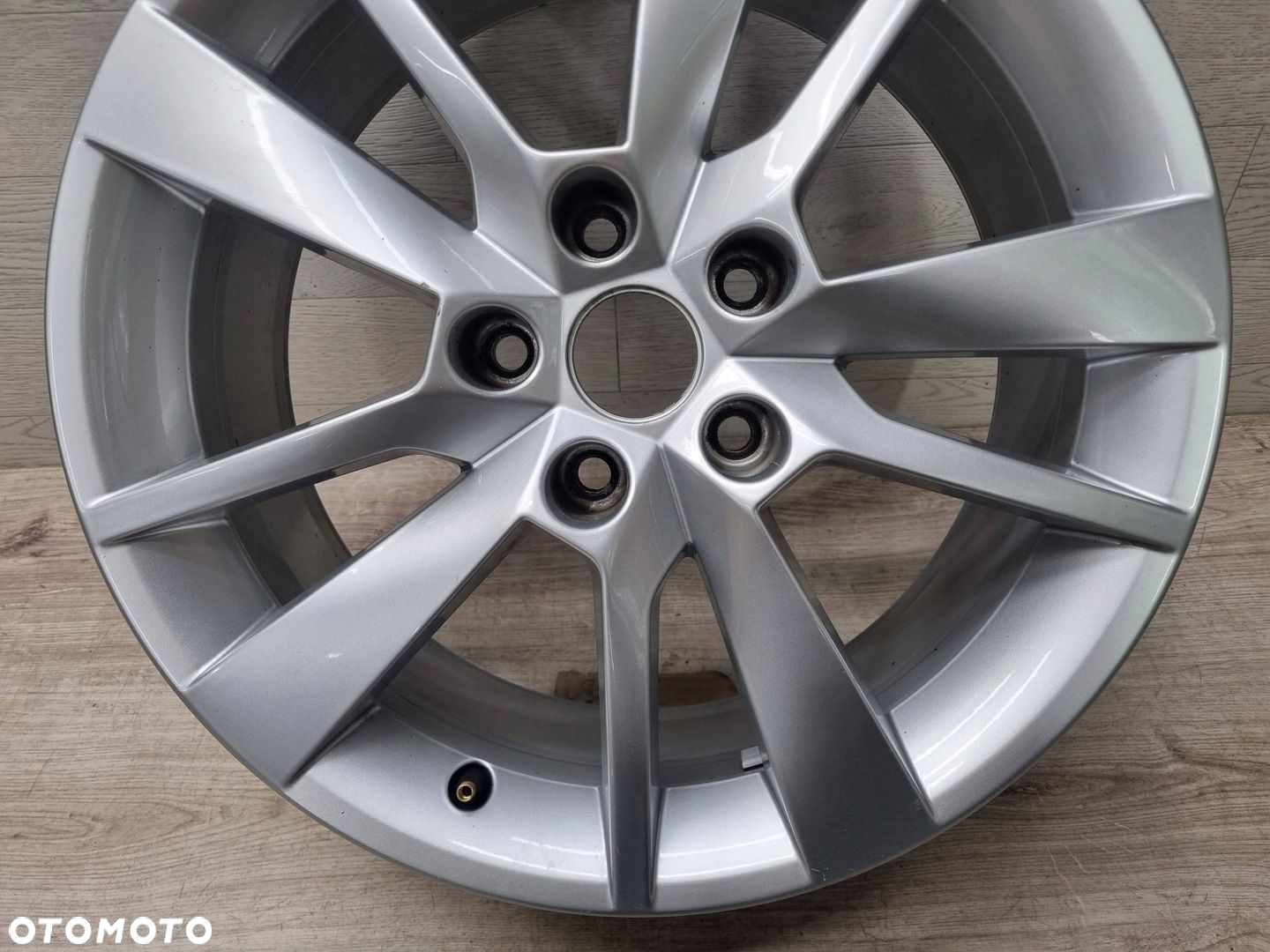 Felga Skoda Octavia Mk3 5E 7Jx17H2 Et49 5x112 5E0601025BG - 4