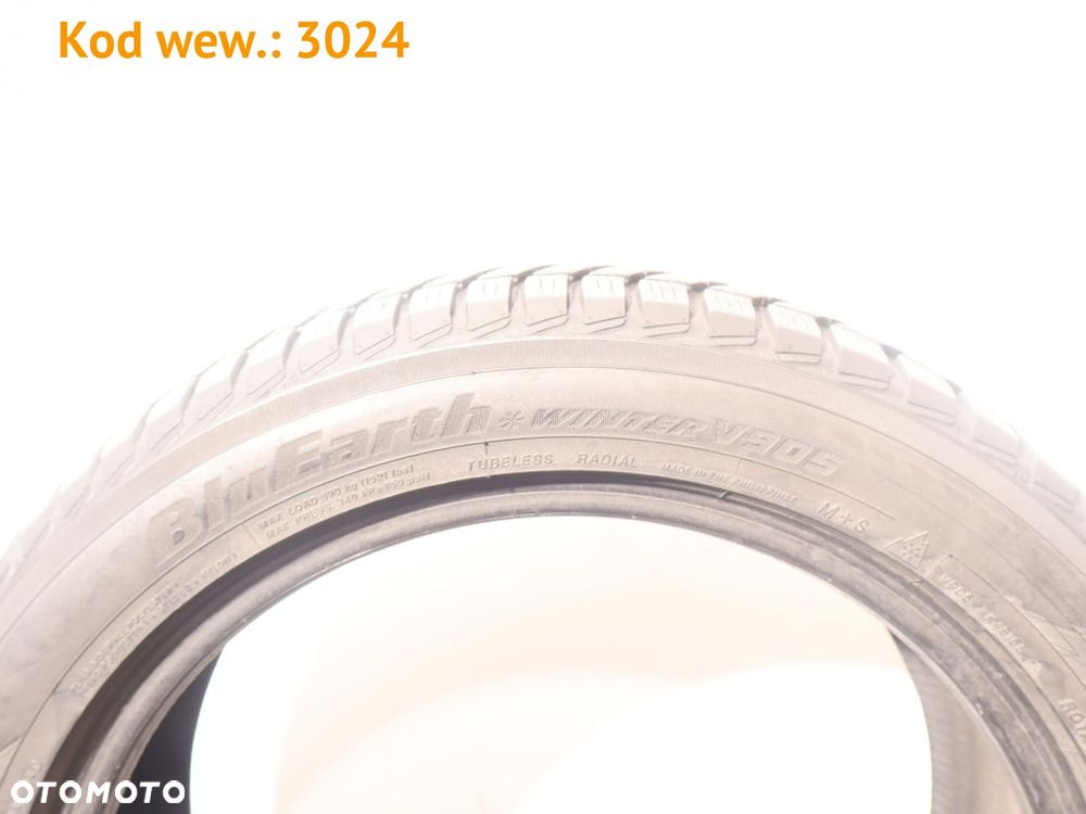 Yokohama BluEarth Winter V905 - 215/50 R17 - 4