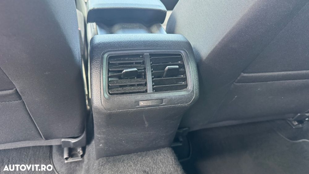 Volkswagen Golf - 20
