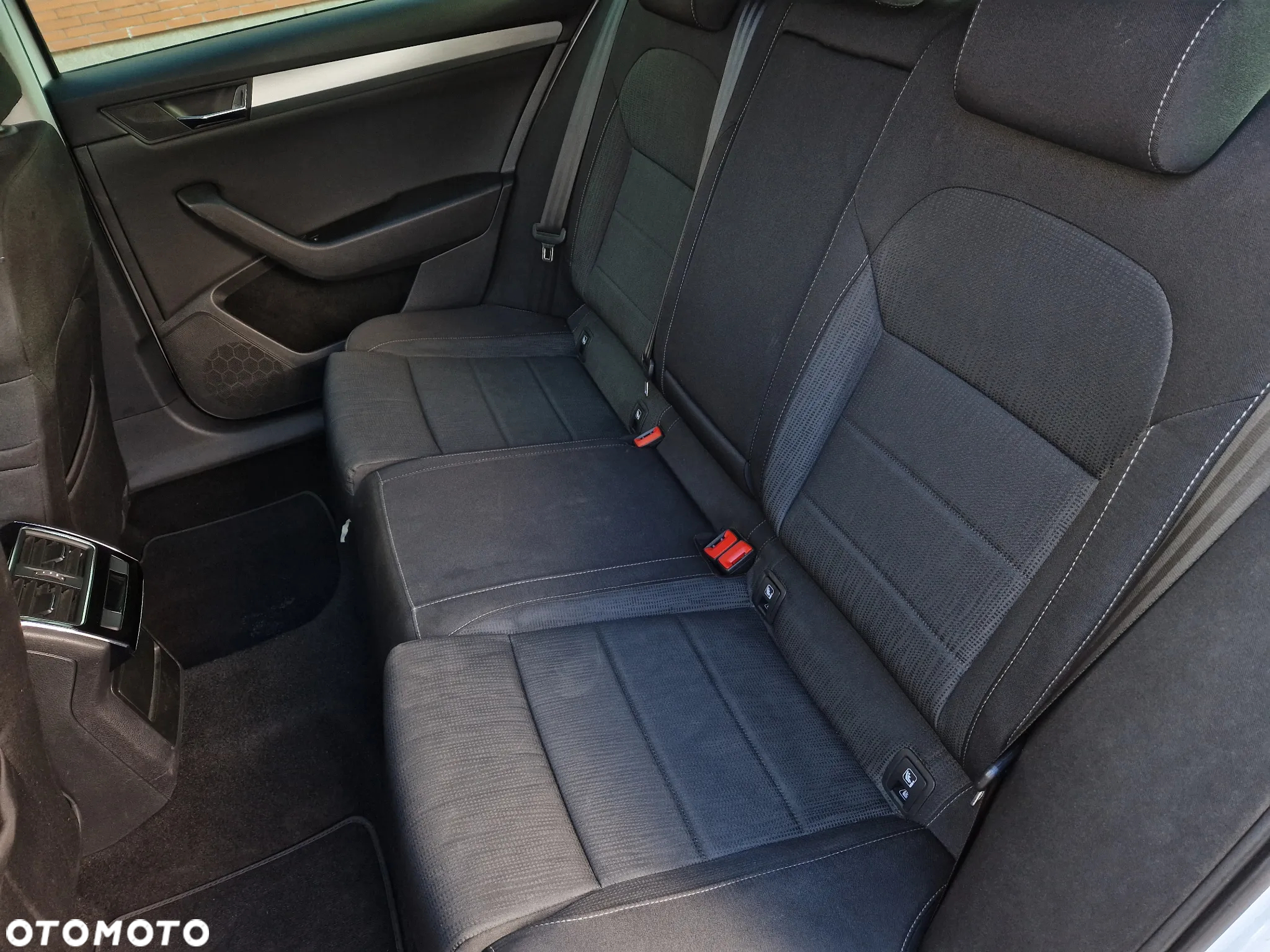Skoda Superb 2.0 TDI Ambition DSG - 12