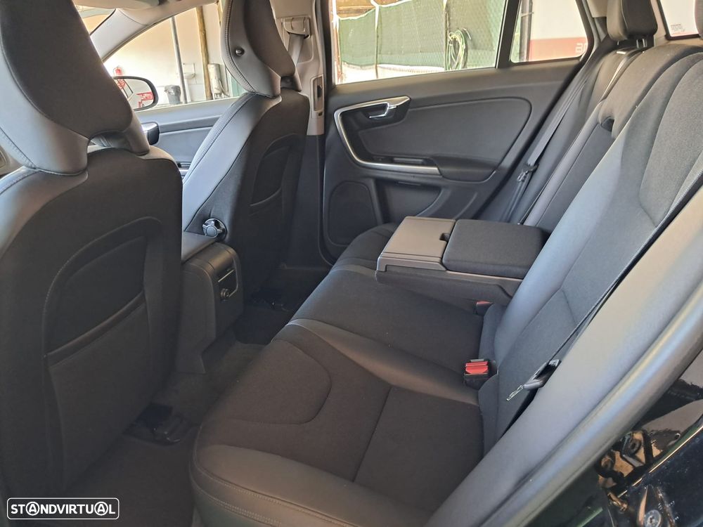Volvo V60 T3 Edition - 9