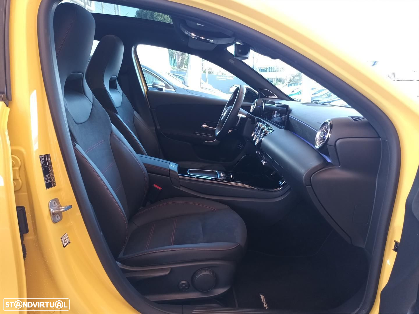 Mercedes-Benz A 250 e AMG Line - 17