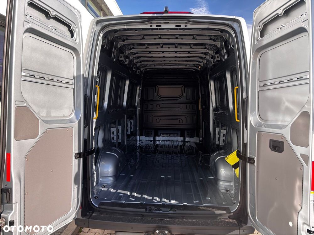 Volkswagen Crafter 2.0 TDI L4H3 177KM 8-AUTOMAT - 7