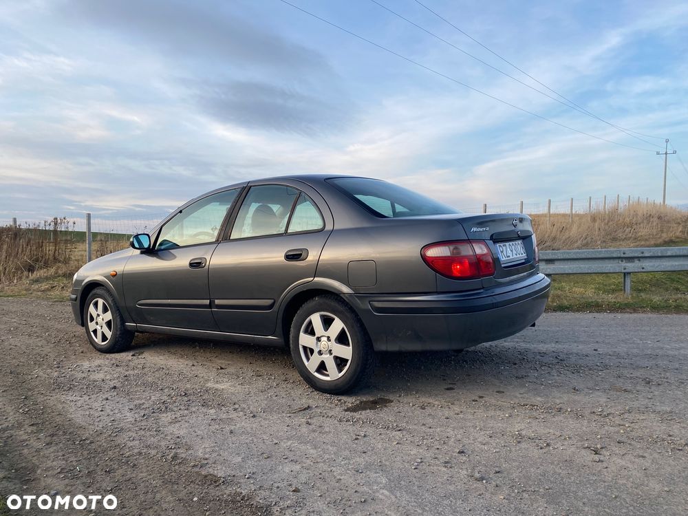 Nissan Almera 1.8 Comfort - 5