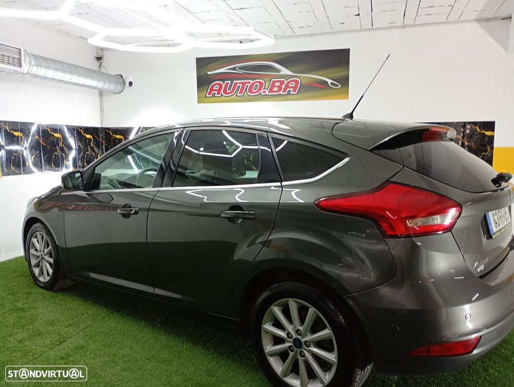 Ford Focus 1.0 SCTi ST-Line - 33