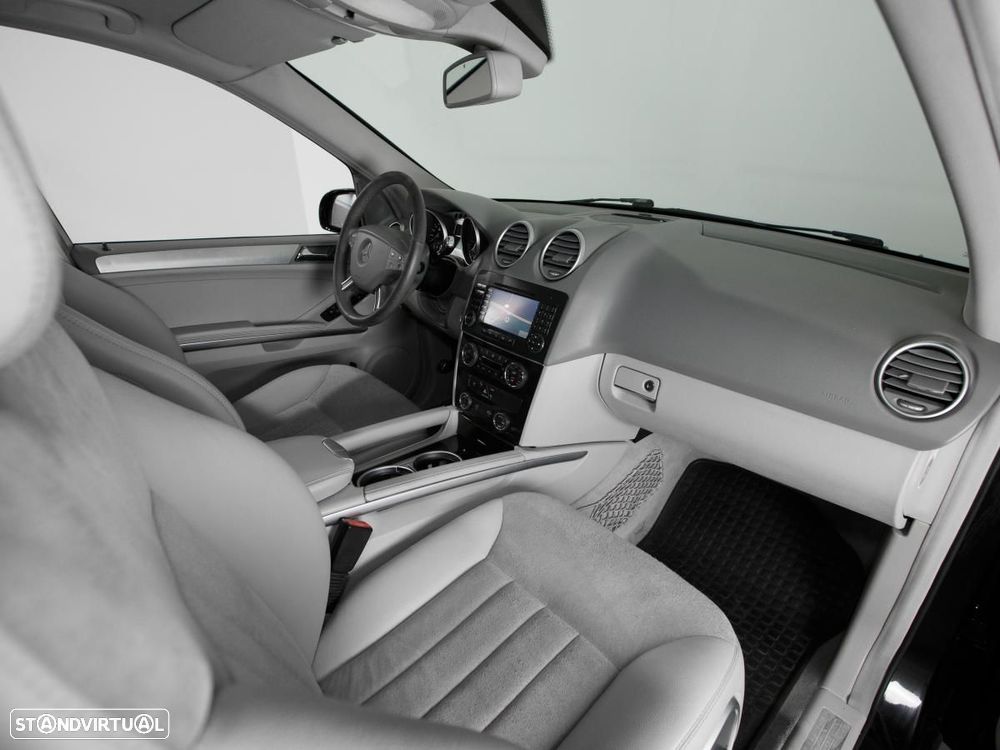 Mercedes-Benz ML 320 - 8