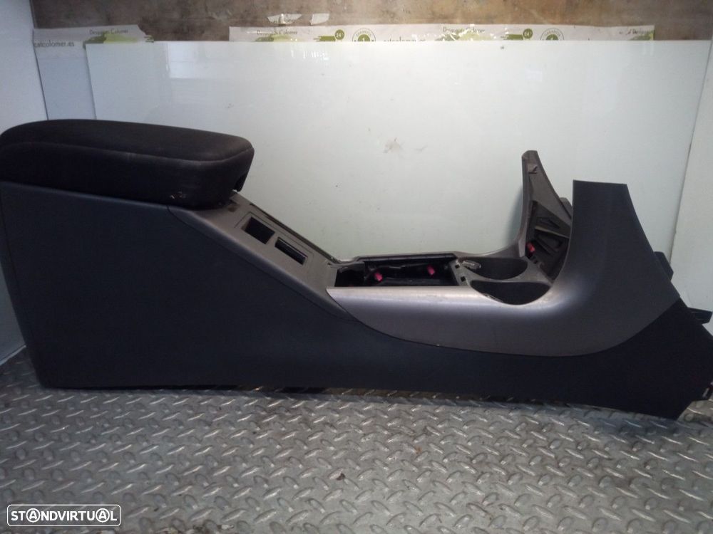 APOIO DE BRAÇOS TOYOTA RAV 4 III 2.2 D 4WD (ALA30_) 136CV 2231CC - 1