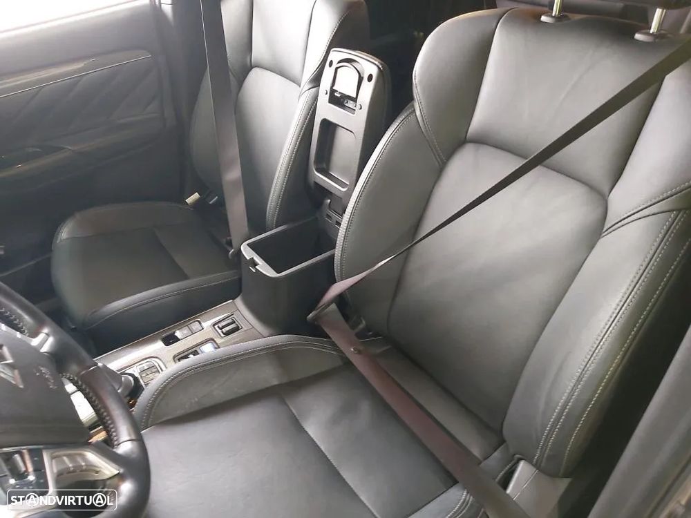 Mitsubishi Outlander 2.4 PHEV Instyle - 5