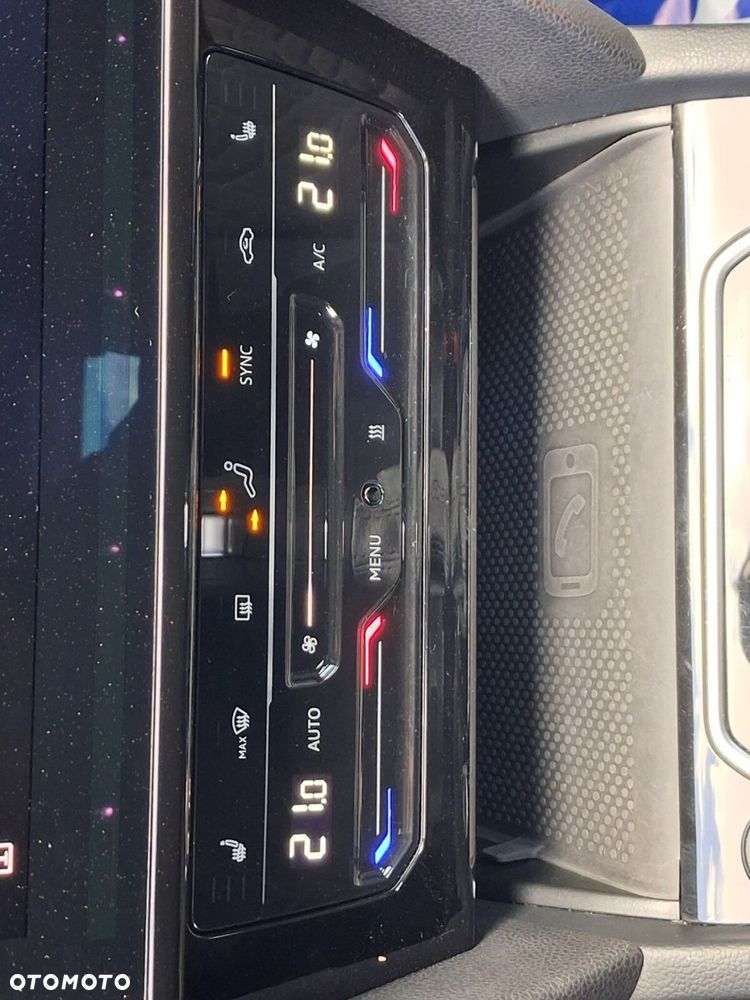 Volkswagen Passat - 28
