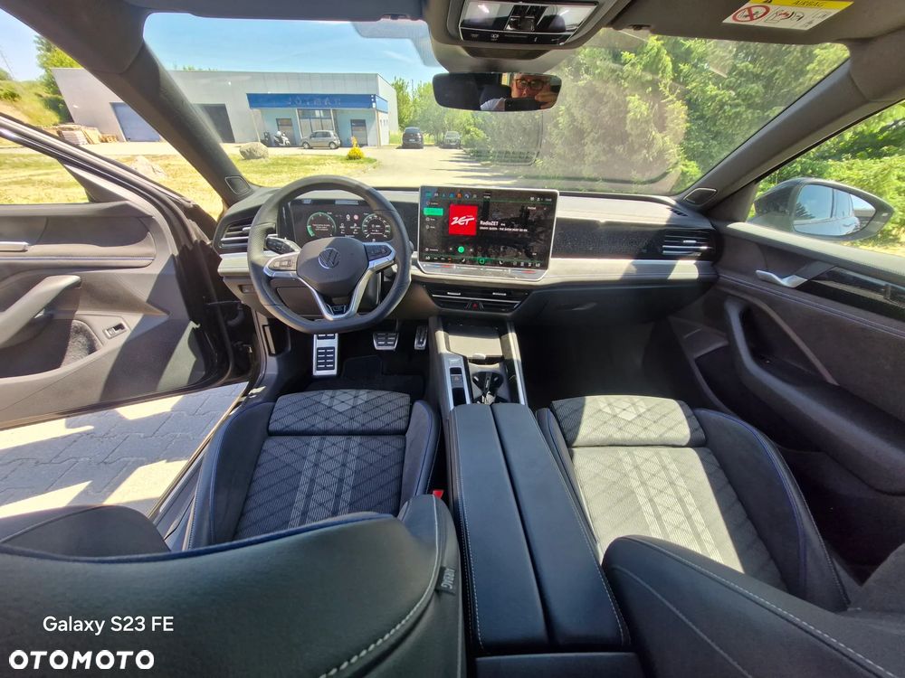 Volkswagen Passat Variant 2.0 TDI SCR DSG R-Line - 15