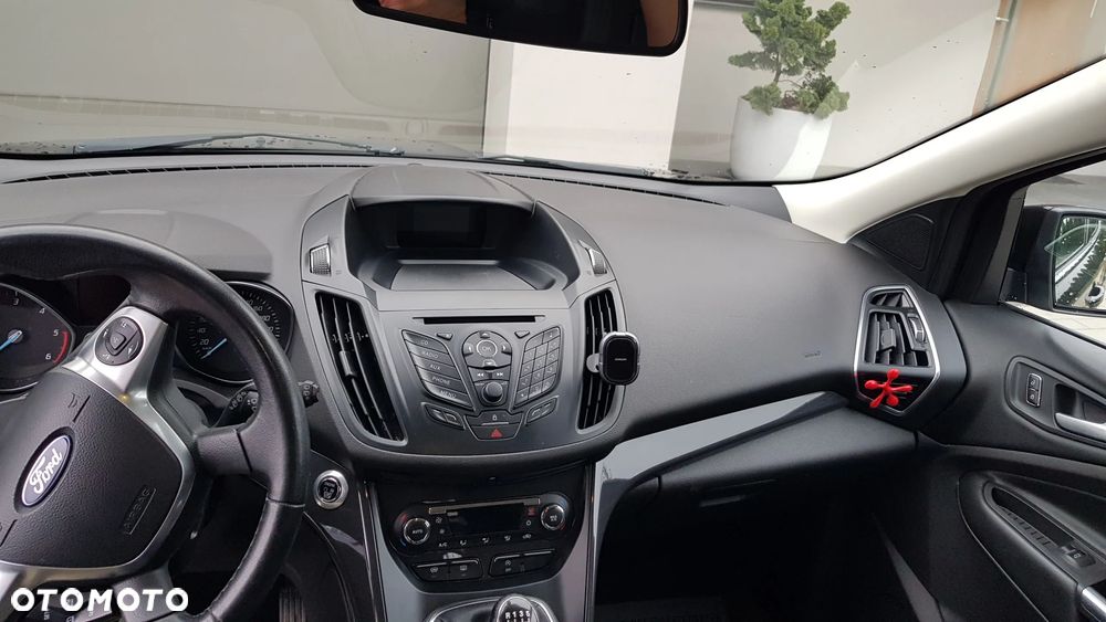 Ford Kuga 2.0 TDCi 2x4 Titanium - 5