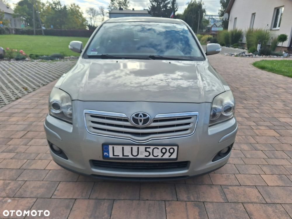Toyota Avensis - 16