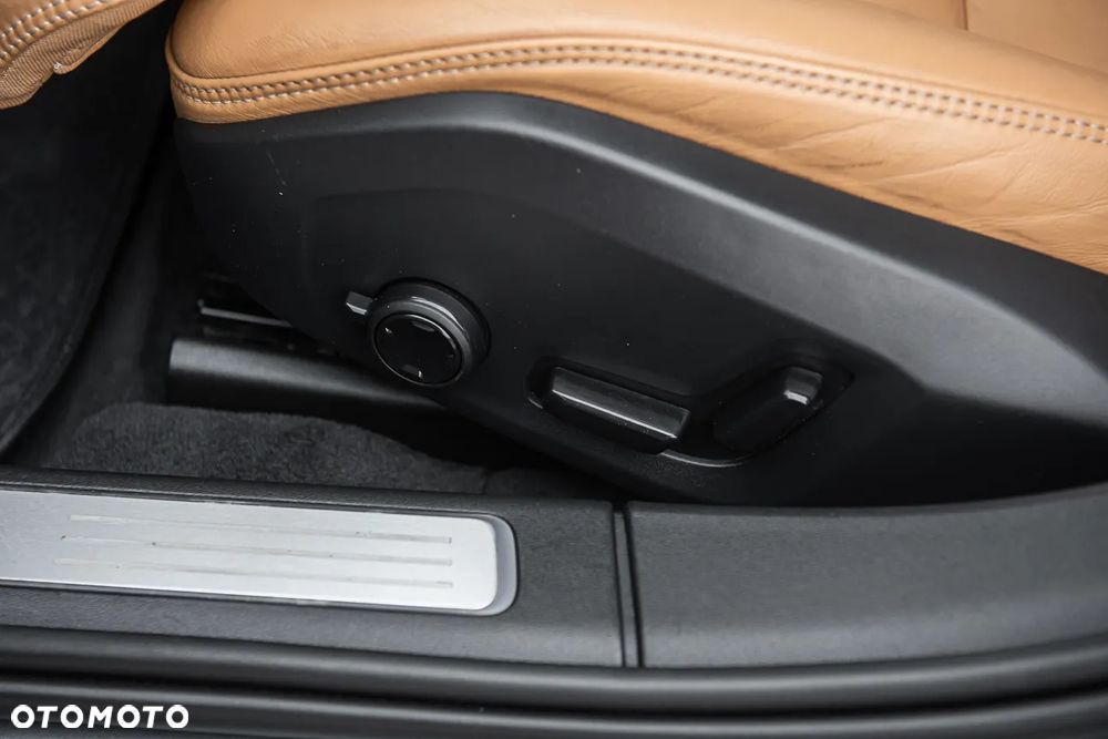 Volvo V90 D5 AWD Geartronic Inscription - 11