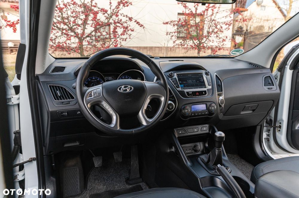 Hyundai ix35 2.0 Premium 2WD - 35