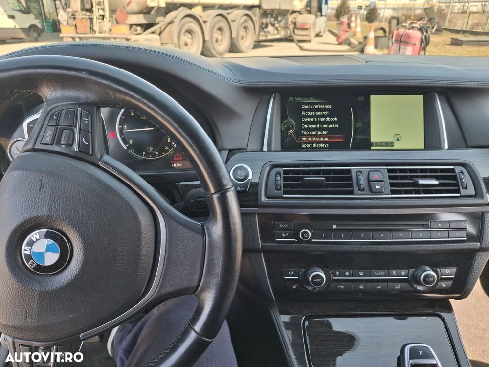 BMW Seria 5 525d Aut. Luxury Line - 9