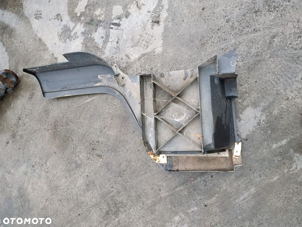 MAN L2000 LE2000 STOPIEŃ PRAWY Lewy NADKOLE SMC 85612100004 - 3