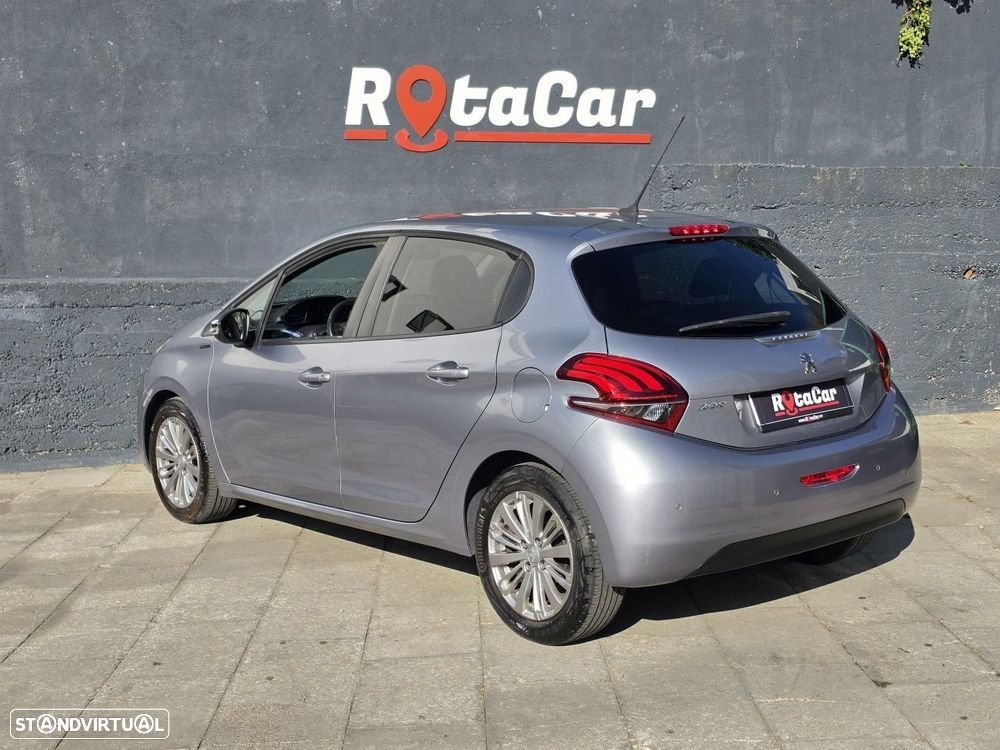 Peugeot 208 1.2 PureTech Signature - 9