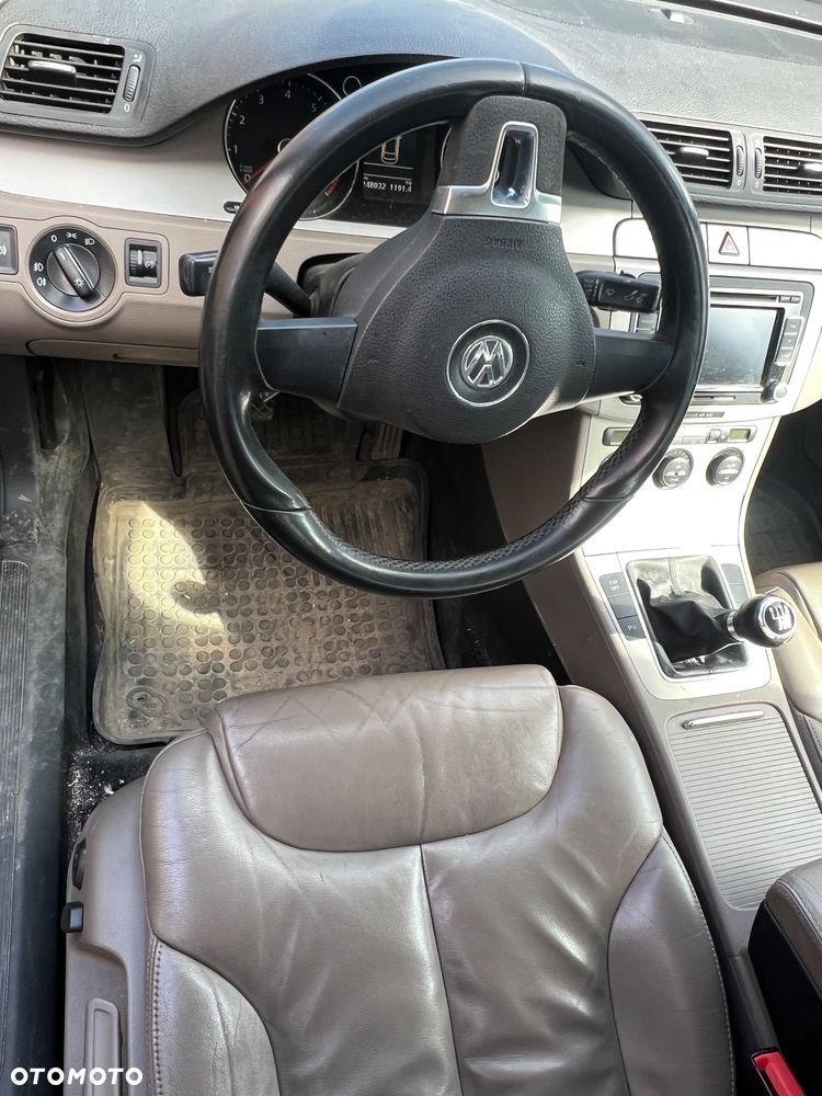 Volkswagen Passat 1.8 TSI Comfortline - 9