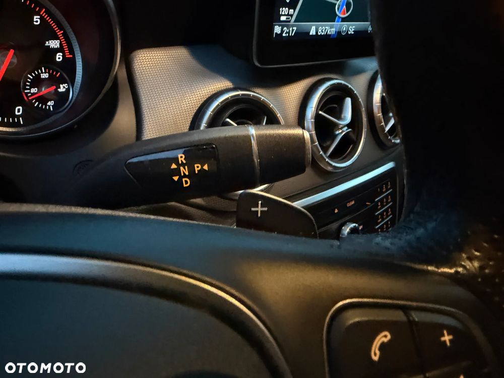 Mercedes-Benz CLA 200 d 7G-DCT UrbanStyle Edition - 29