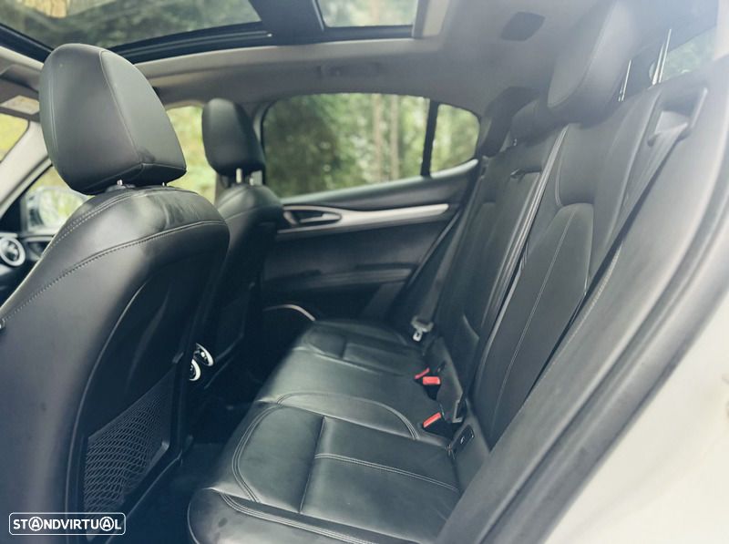 Alfa Romeo Stelvio 2.2 Diesel 16V AT8-Q4 Super - 24
