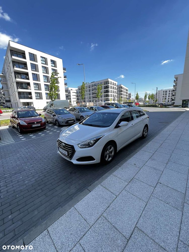 Hyundai i40 1.7 CRDi Comfort DCT - 2
