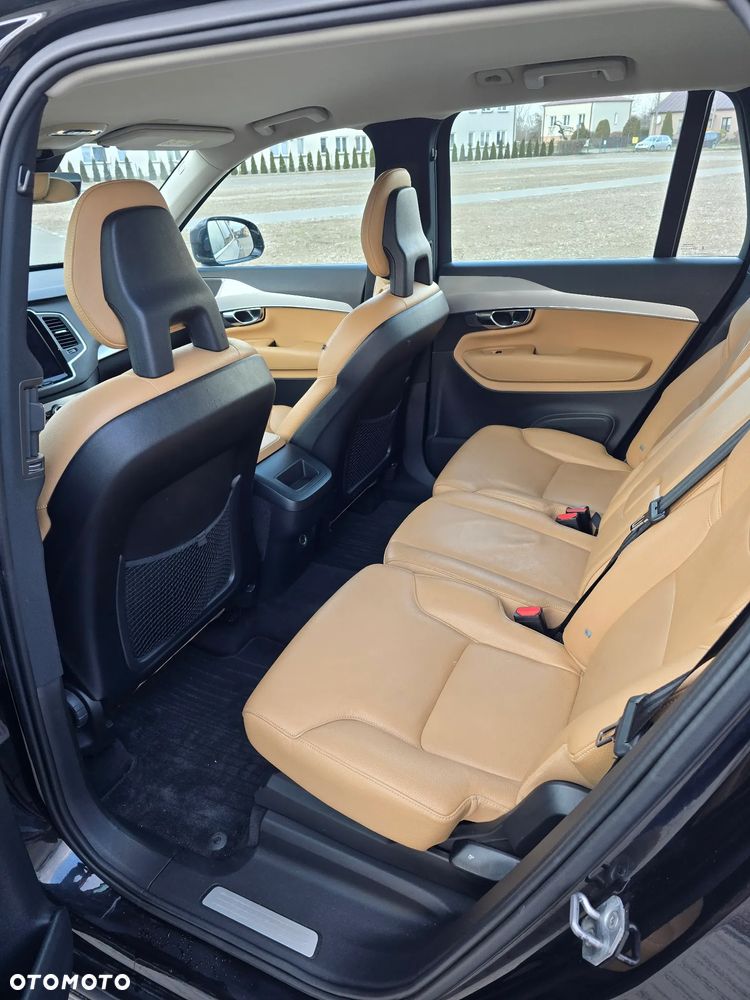 Volvo XC 90 D5 AWD Momentum - 8