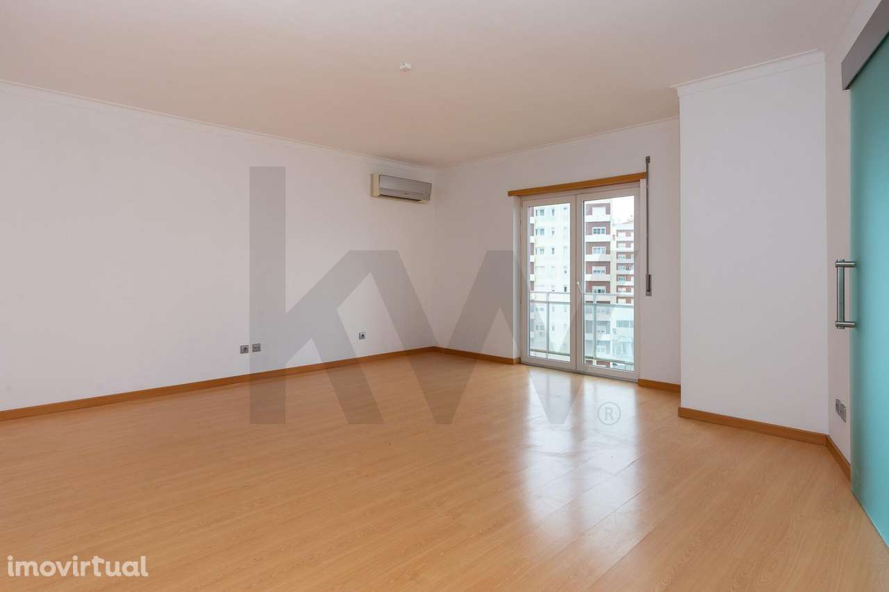 Apartamento T3 com garagem e arrecadação - Grande imagem: 3/24