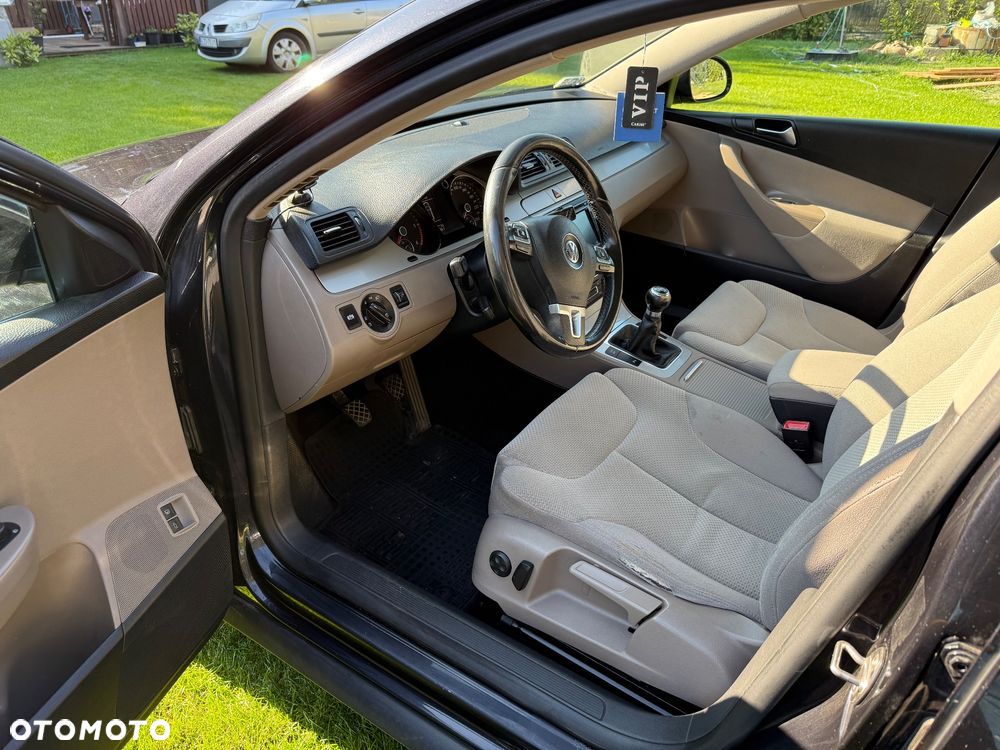 Volkswagen Passat 2.0 TDI Comfortline - 5