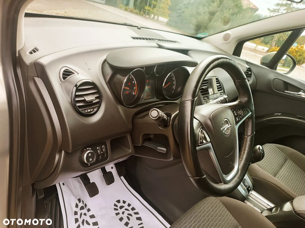 Opel Meriva - 12