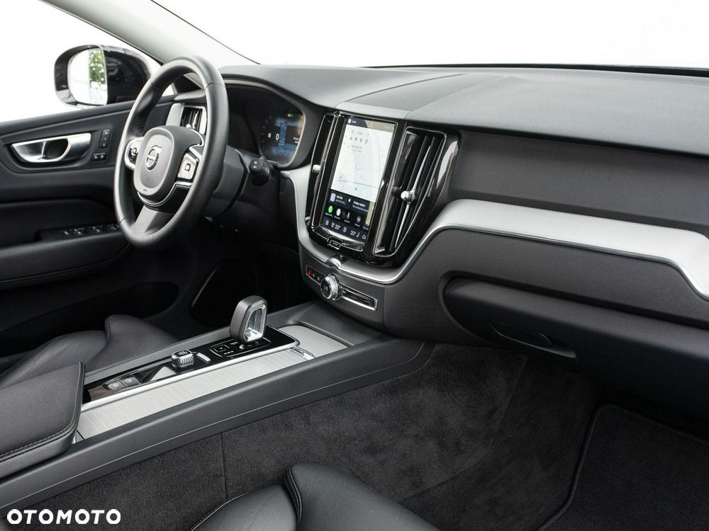 Volvo XC 60 B4 B Plus Dark - 33