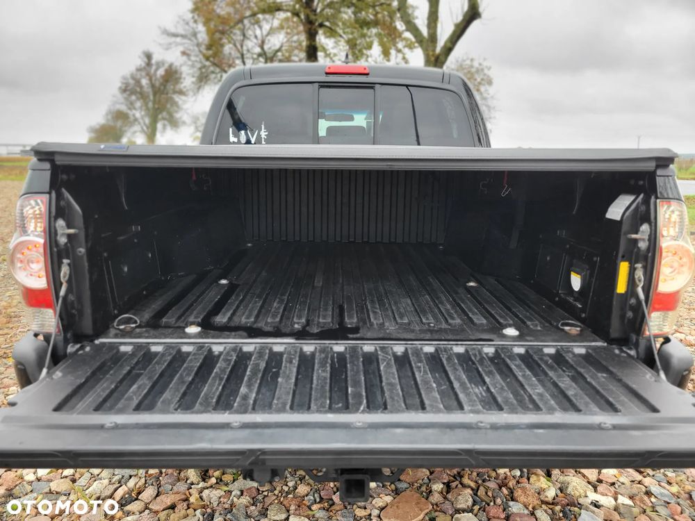 Toyota Tacoma - 8