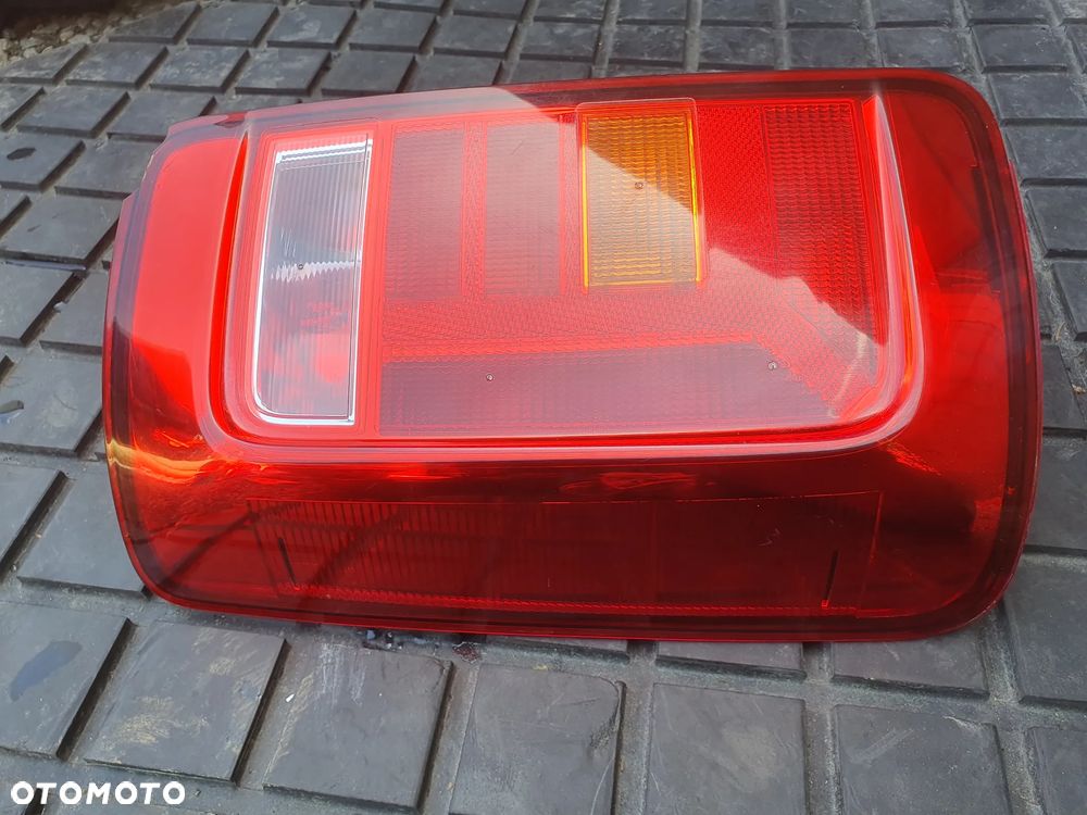 VW CADDY 2K5 15- LAMPA TYLNA LEWA 2K1945095Q EUROPA - 2