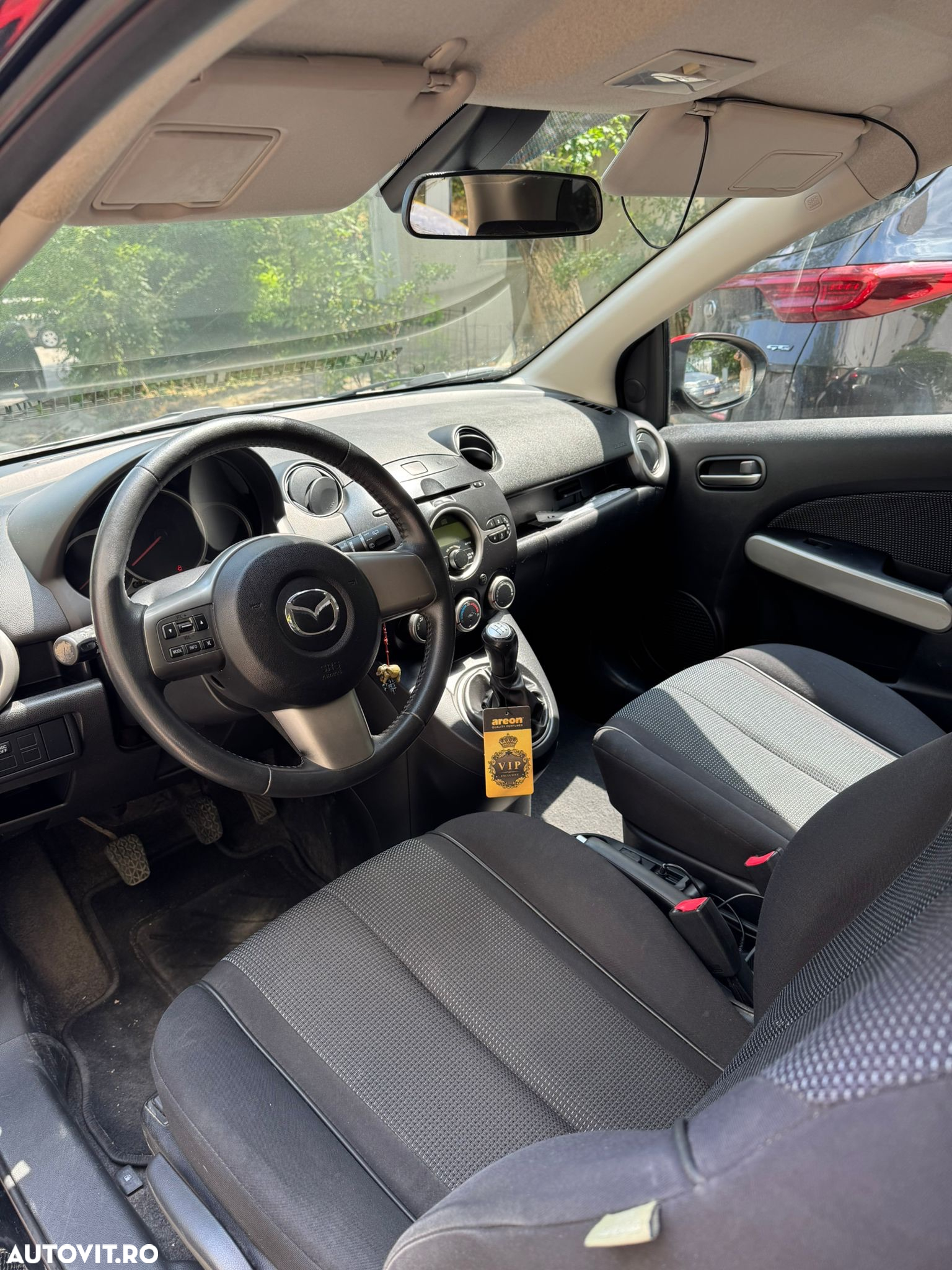 Mazda 2 - 8