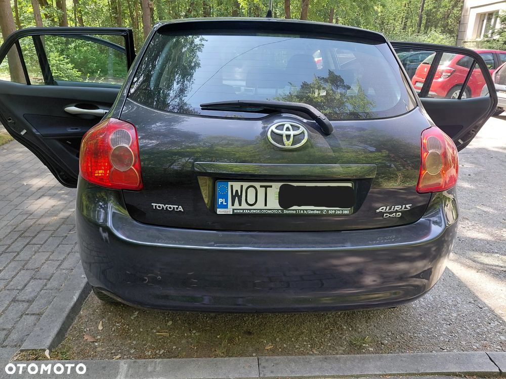 Toyota Auris 2.0 D-4D - 11