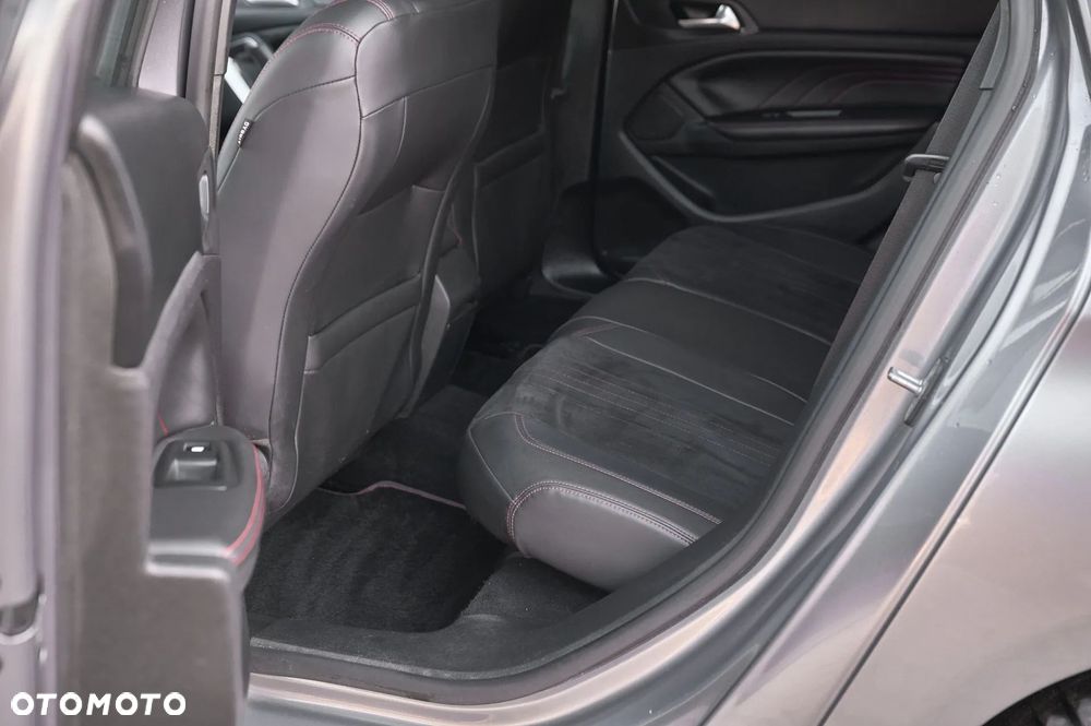 Peugeot 308 - 16