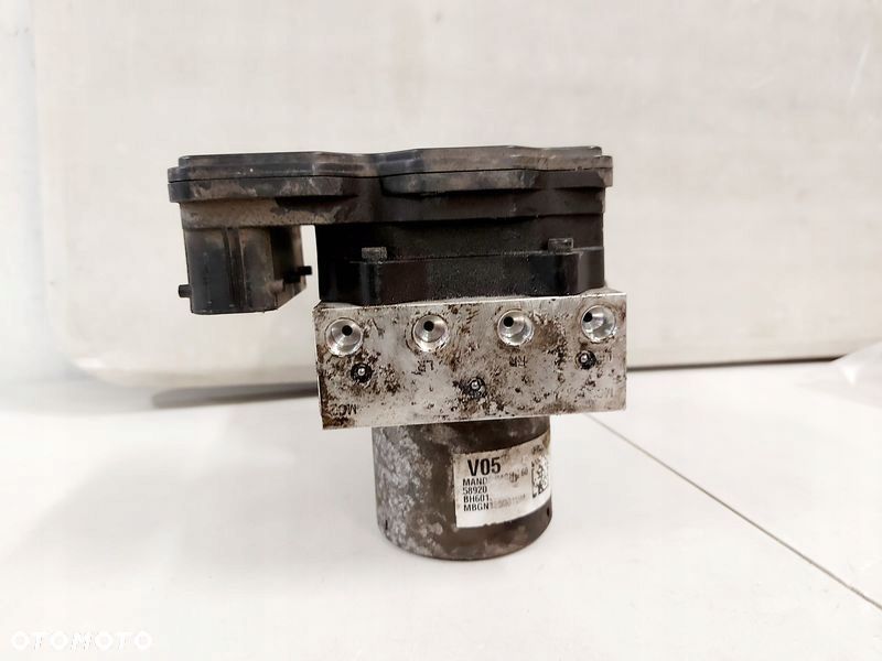 hyundai i40 lift 1.7 crdi pompa abs hamulcowa be60031510 - 7