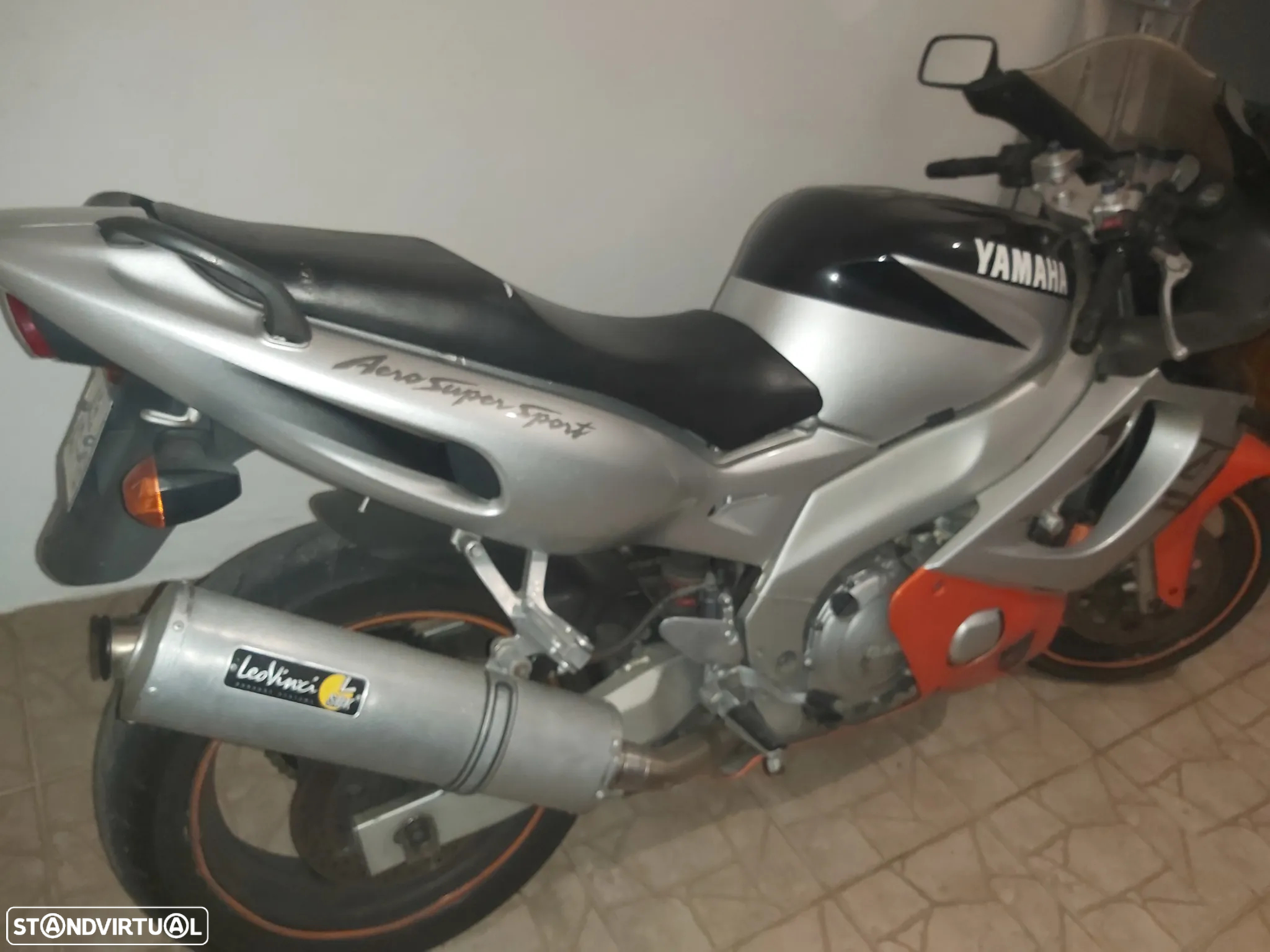 Yamaha YZF - 9