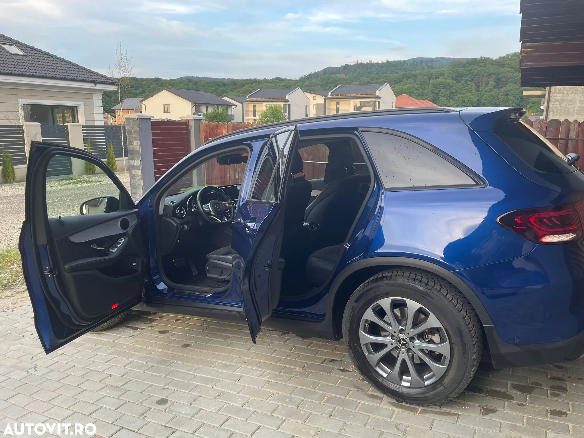Mercedes-Benz GLC 200 4Matic 9G-TRONIC AMG Line - 3
