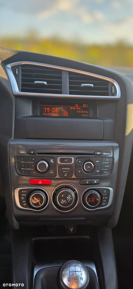 Citroën C4 1.6 HDi Attraction - 22
