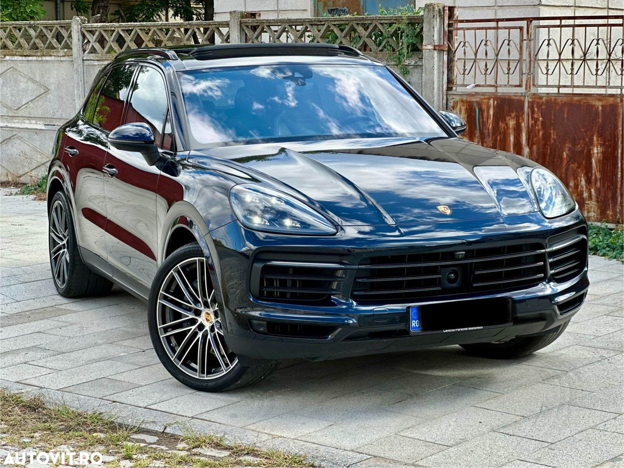 Porsche Cayenne - 1