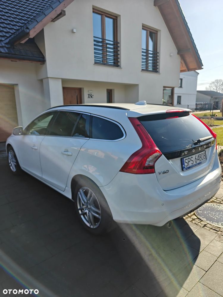 Volvo V60 D3 Momentum - 5