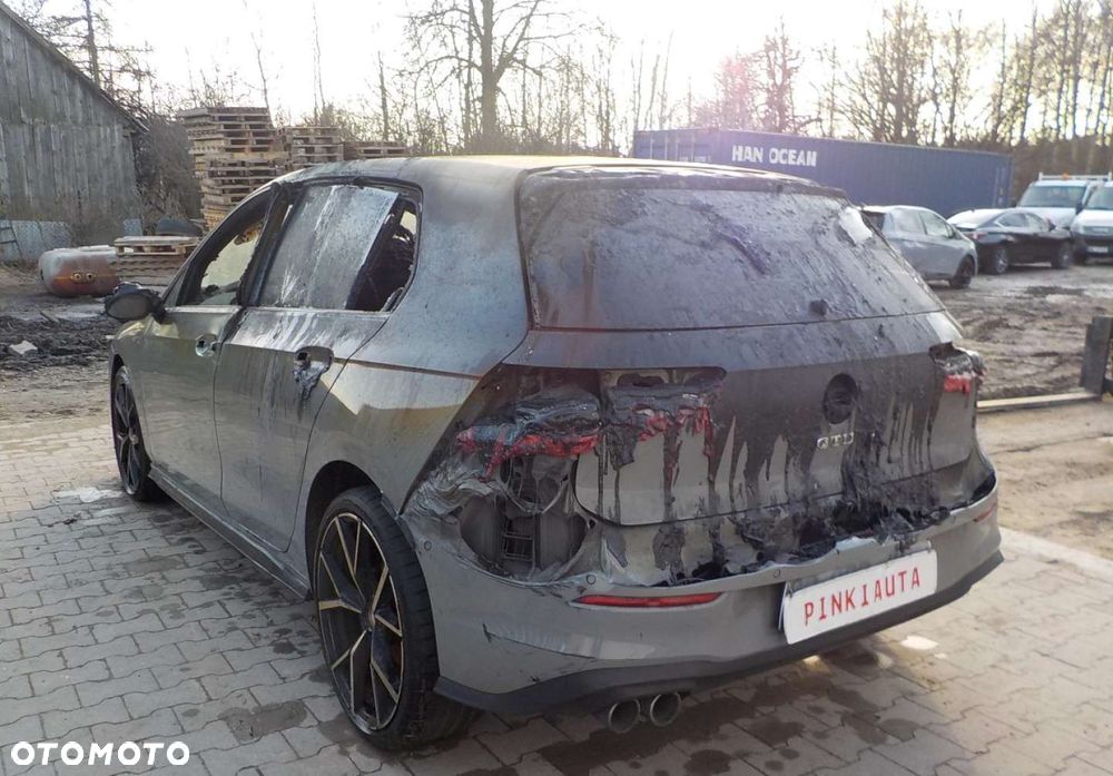 Volkswagen Golf - 9