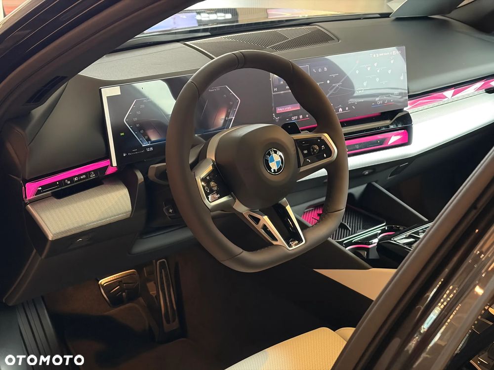 BMW Seria 5 520d xDrive mHEV M Sport - 16